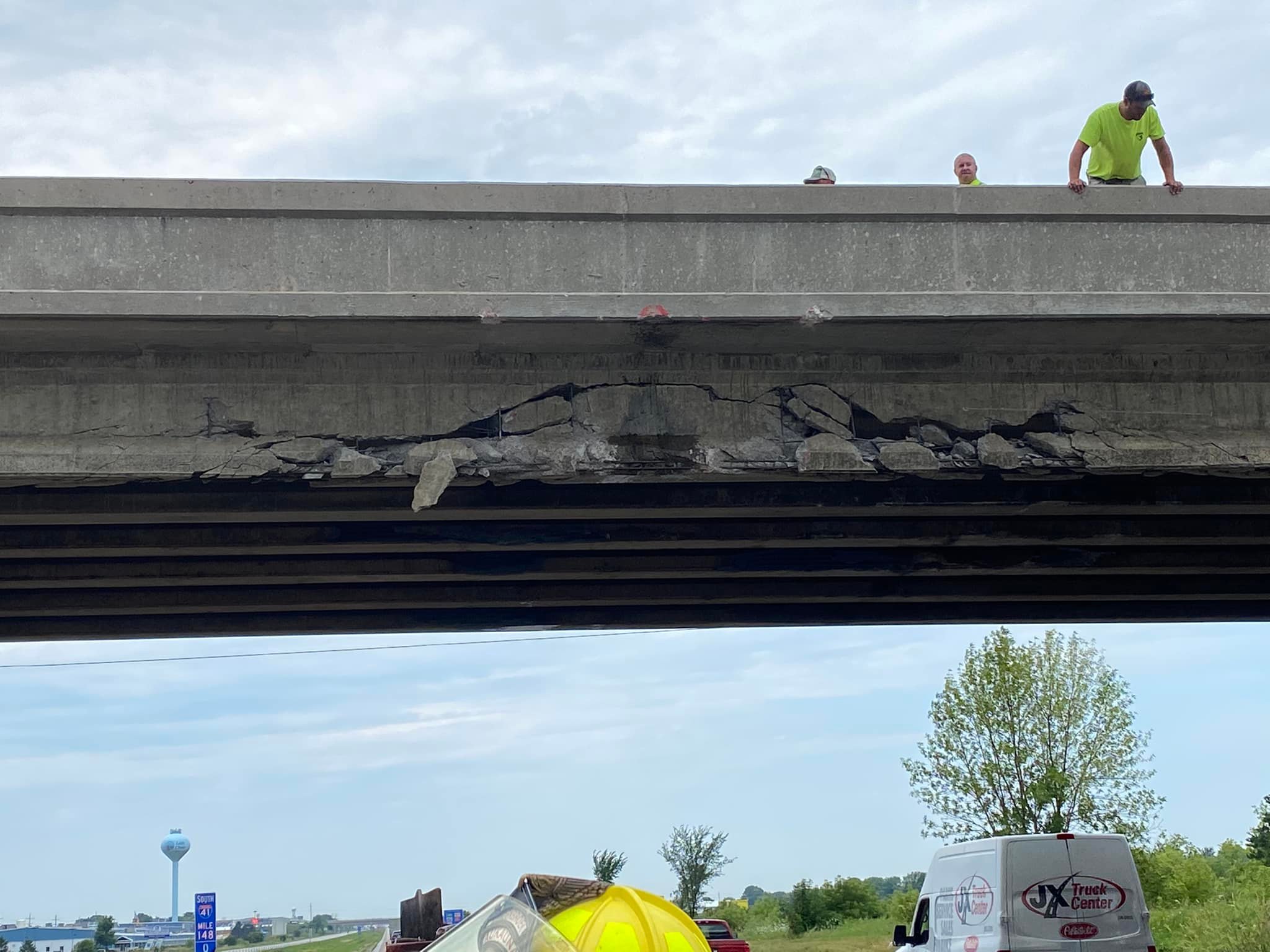 Dump truck with bed up crashes into I-41 overpass | Razor 94.7 104.7 ...
